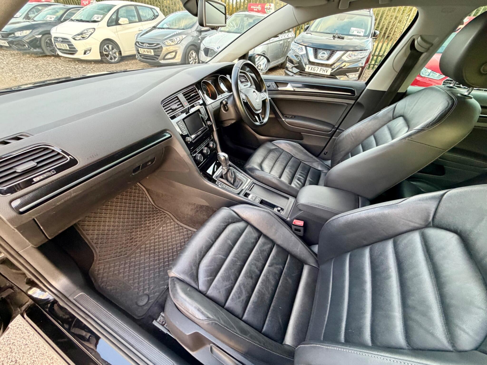 Volkswagen Golf view 56