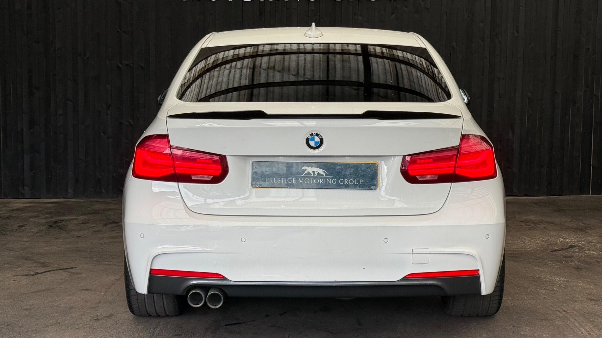 BMW 3 Series view 9