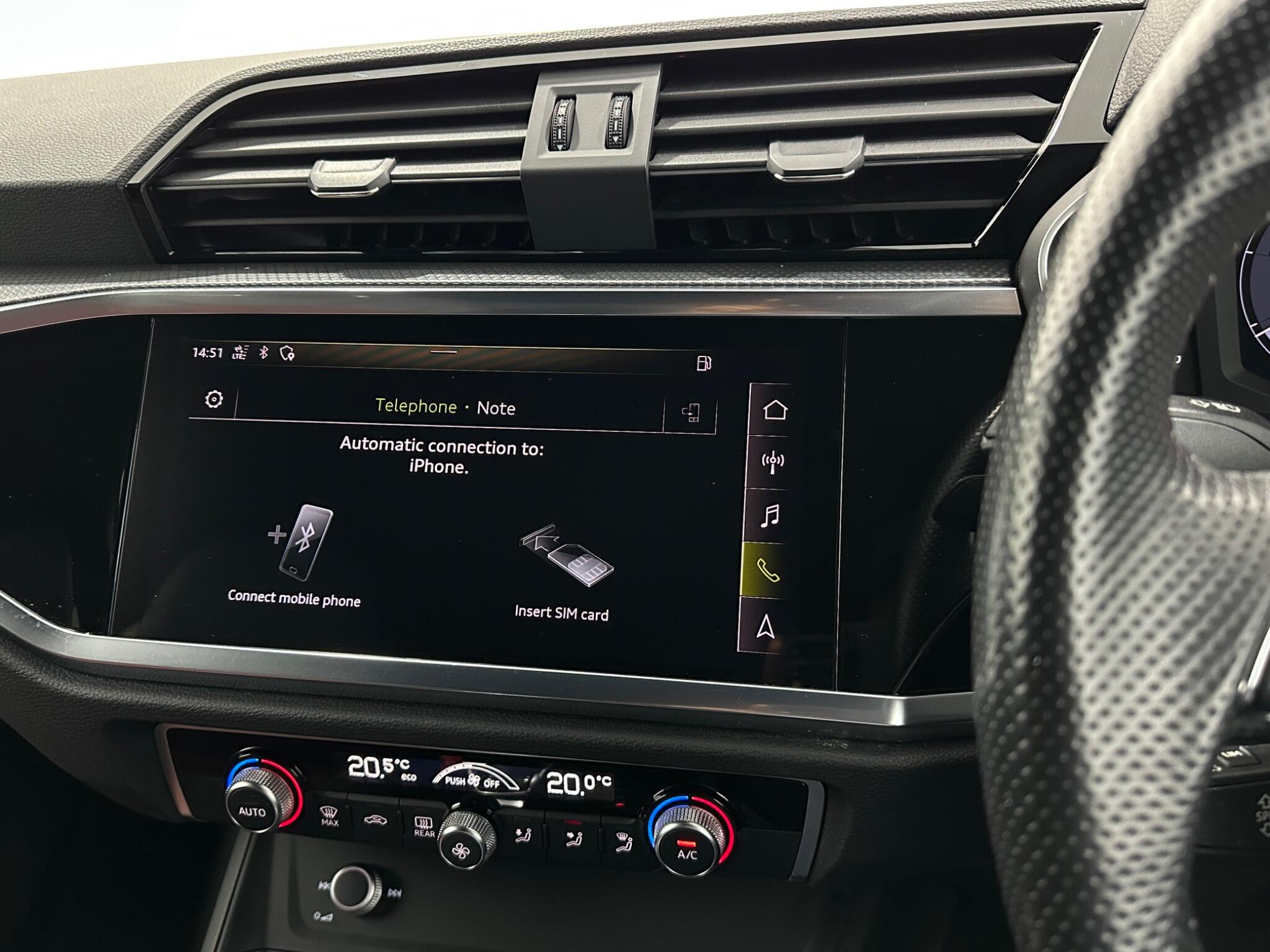 Audi Q3 view 24