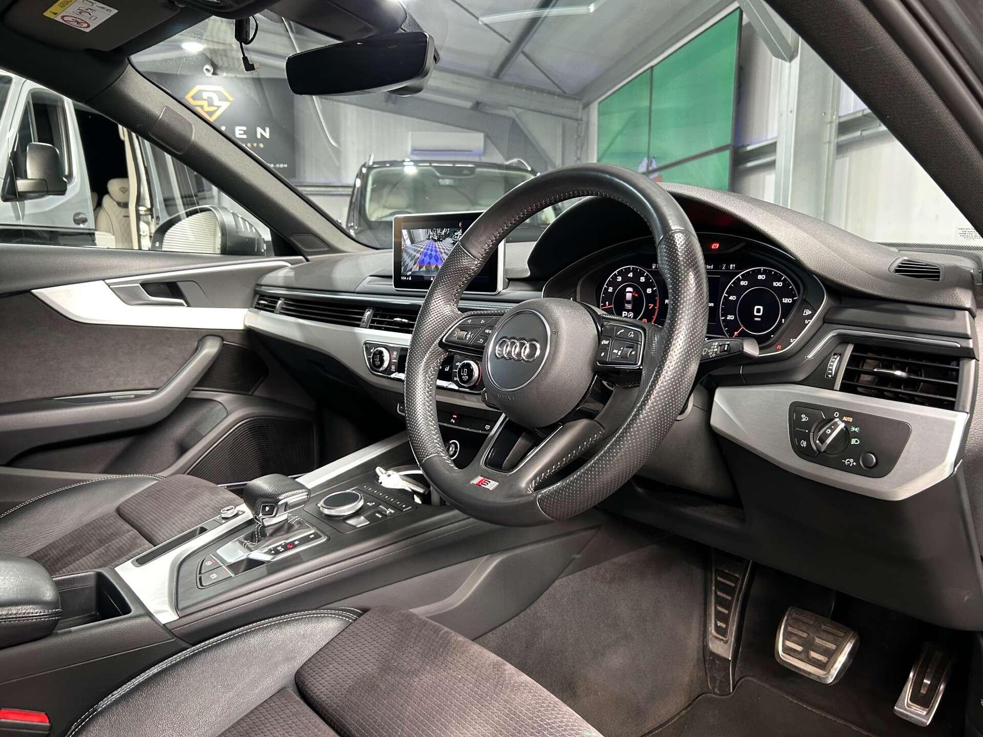 Audi A4 view 34