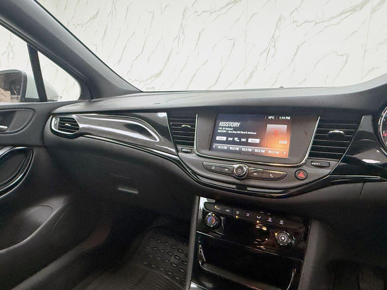 Vauxhall Astra view 16
