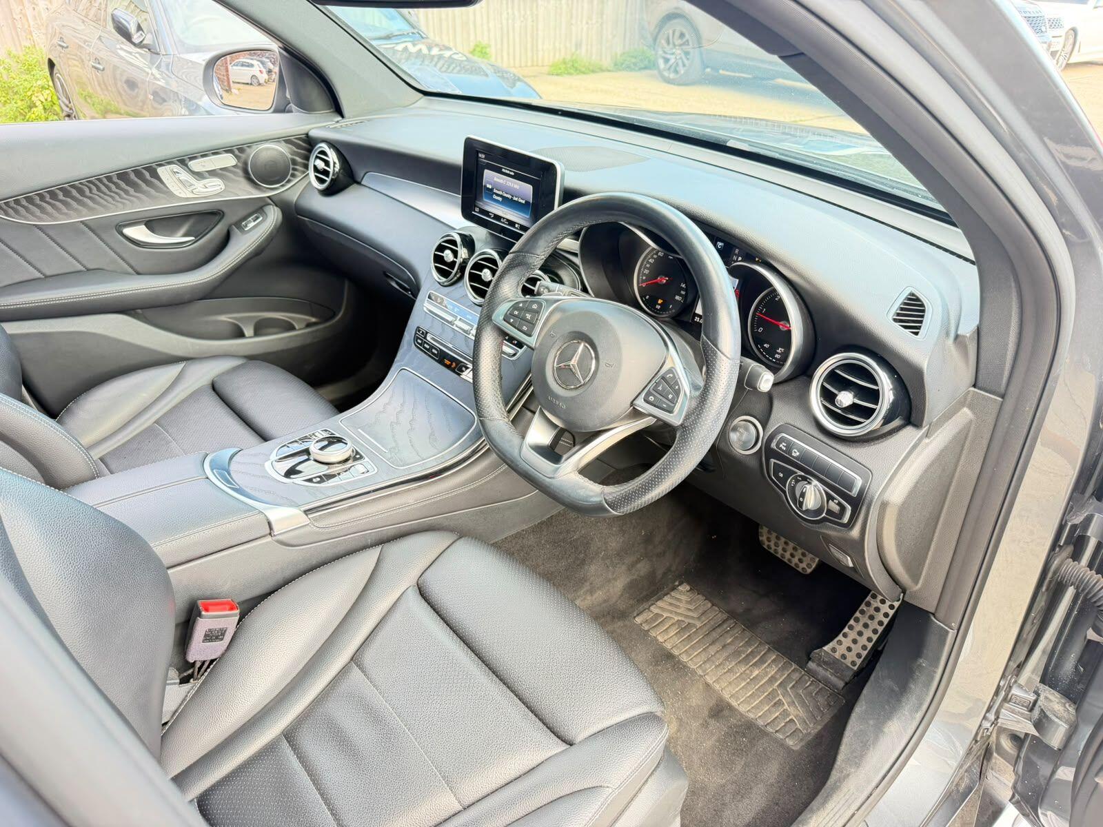 Mercedes-Benz GLC view 9