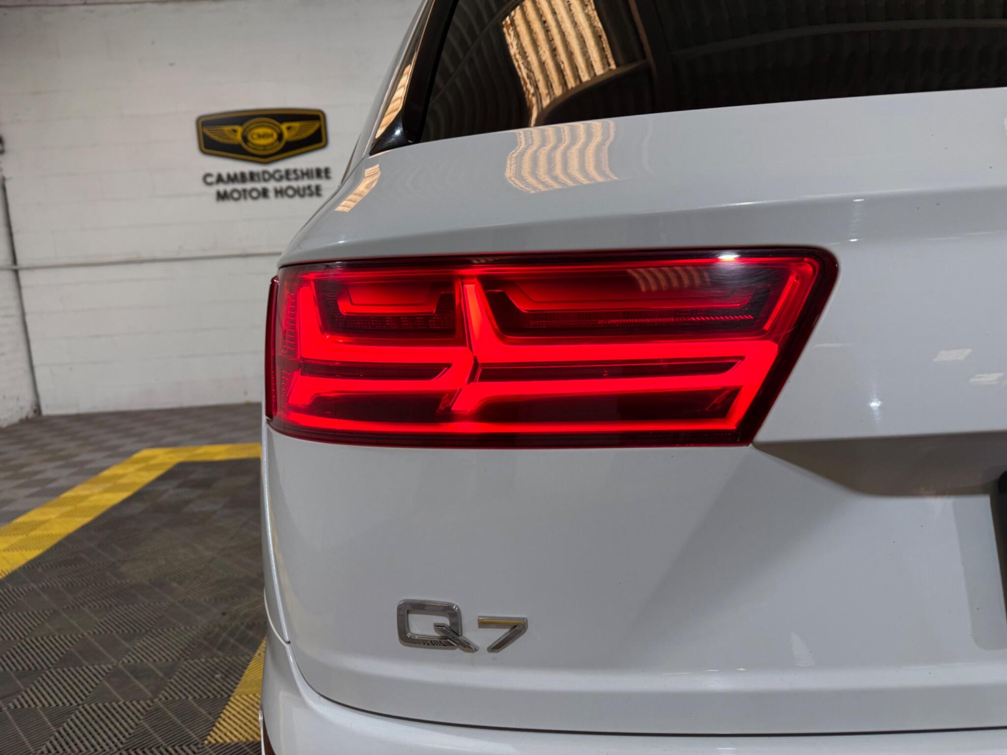 Audi Q7 view 76