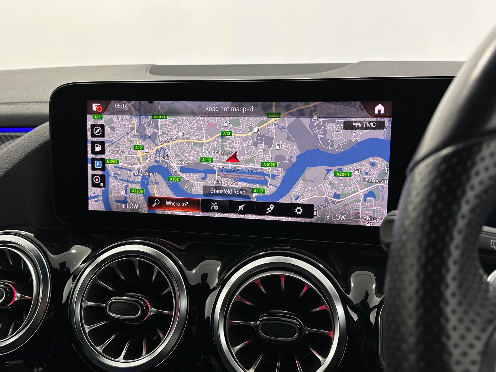 Mercedes-Benz Gla view 24
