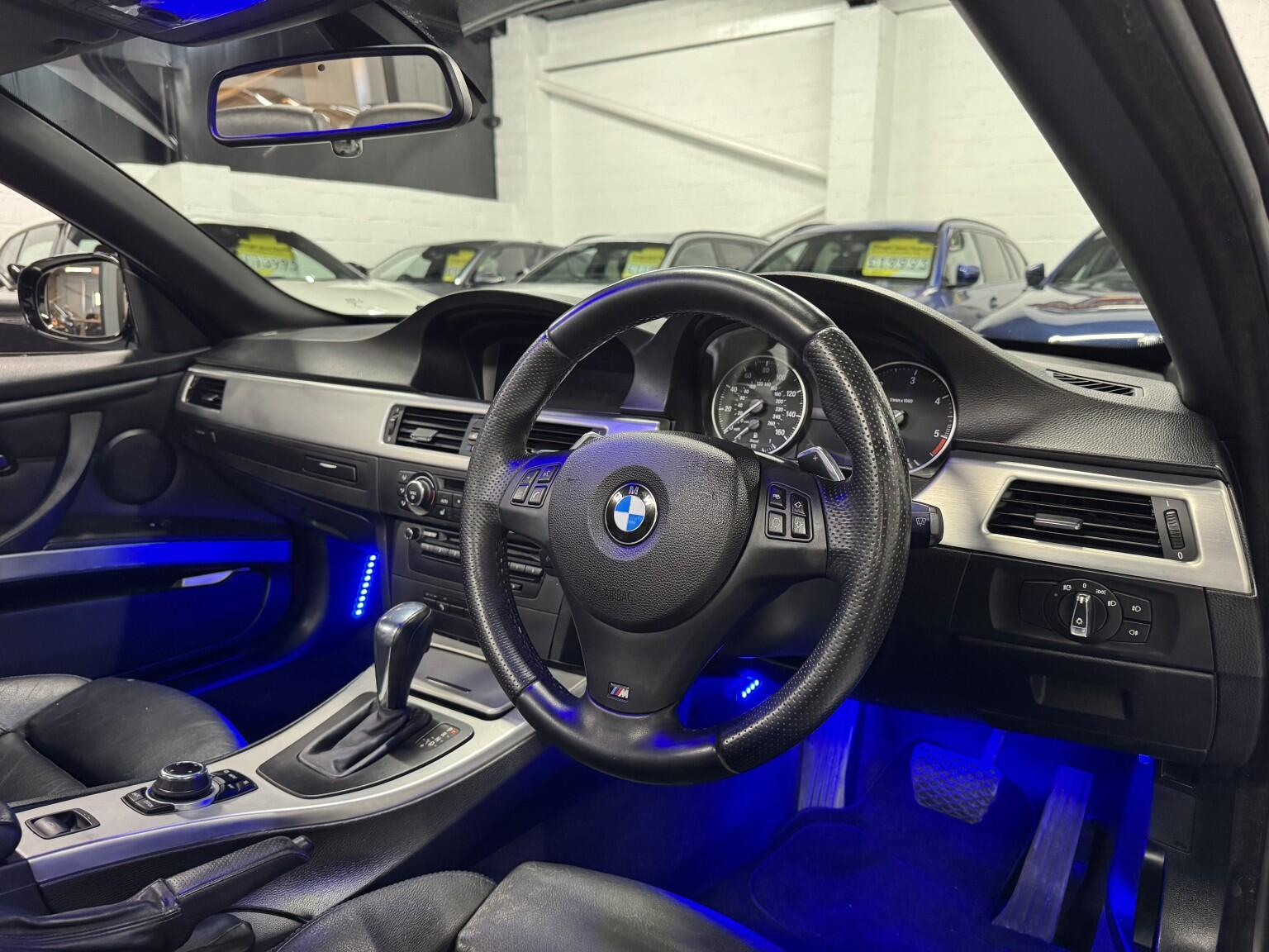 BMW 3 Series view 22