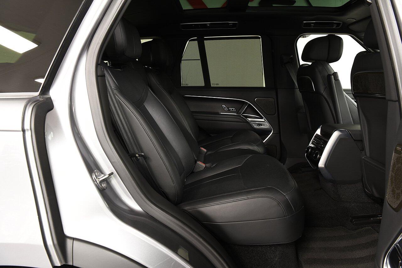Land Rover Range Rover view 26