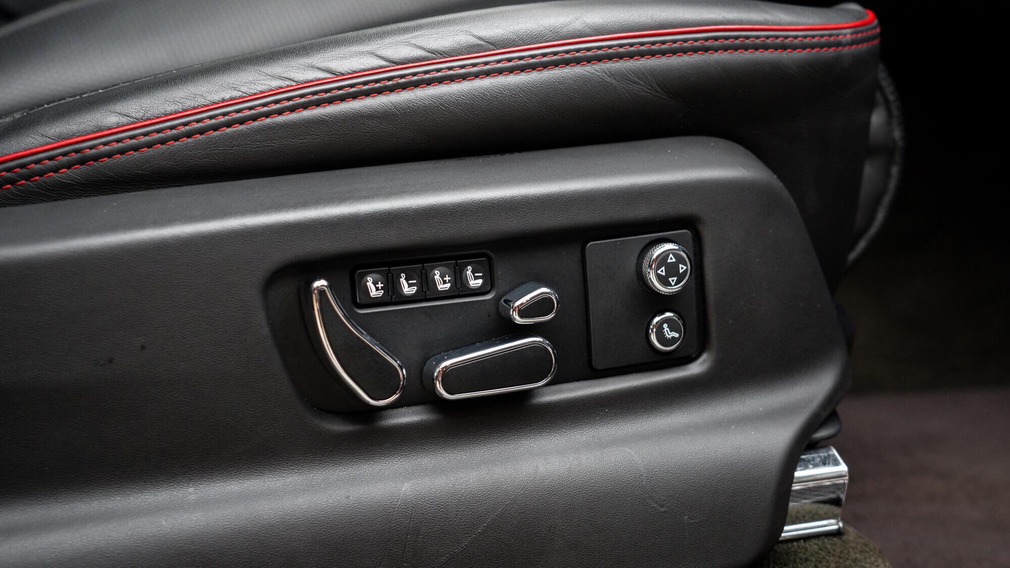 Bentley Bentayga view 39
