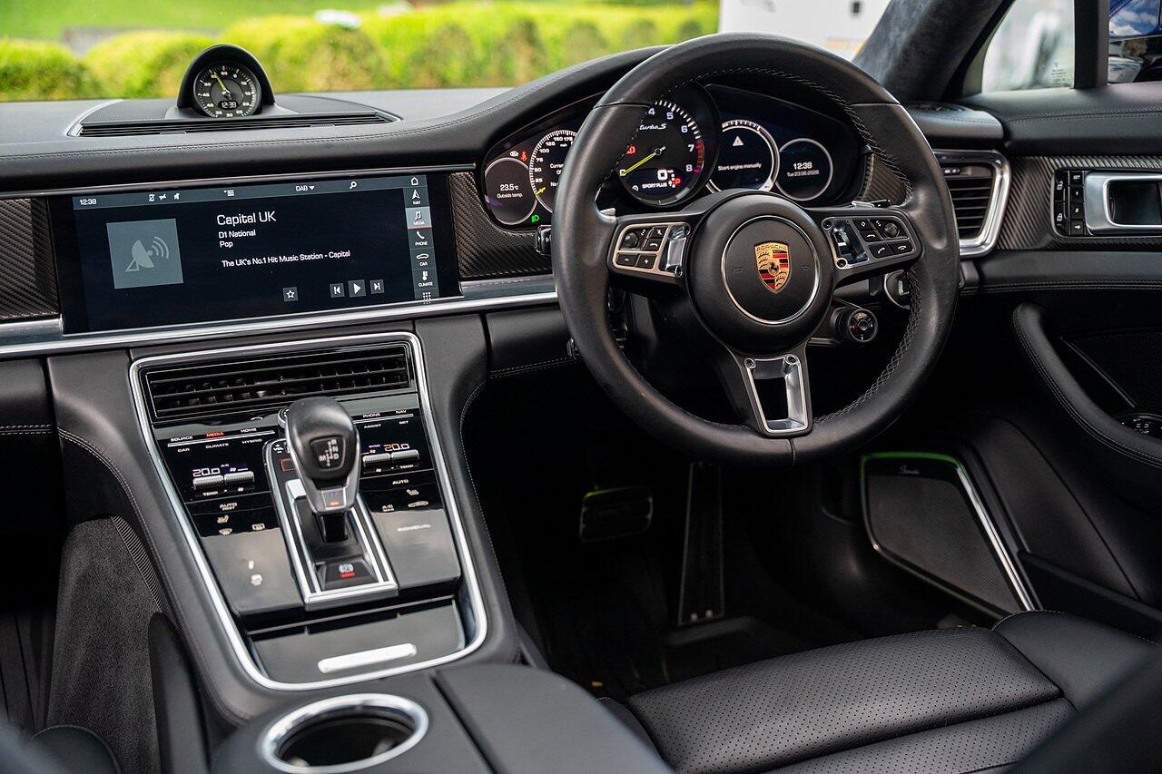 Porsche Panamera view 83