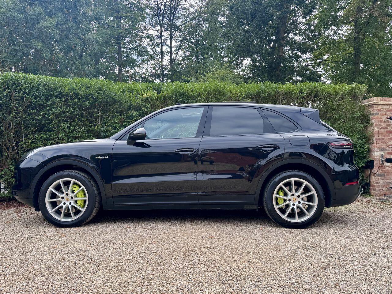 Porsche Cayenne view 50