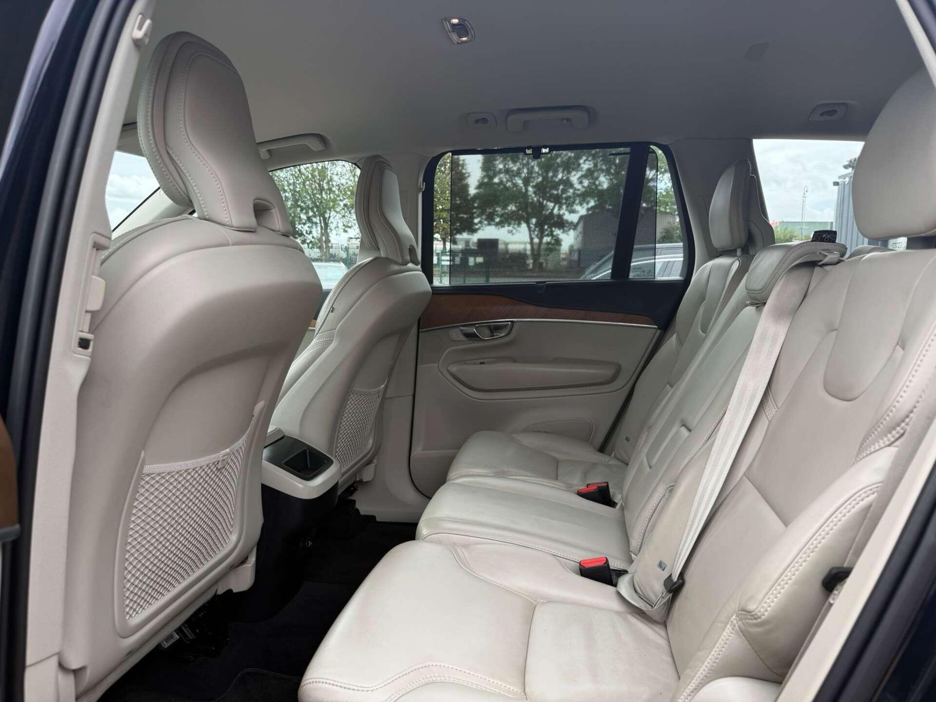 Volvo XC90 view 39