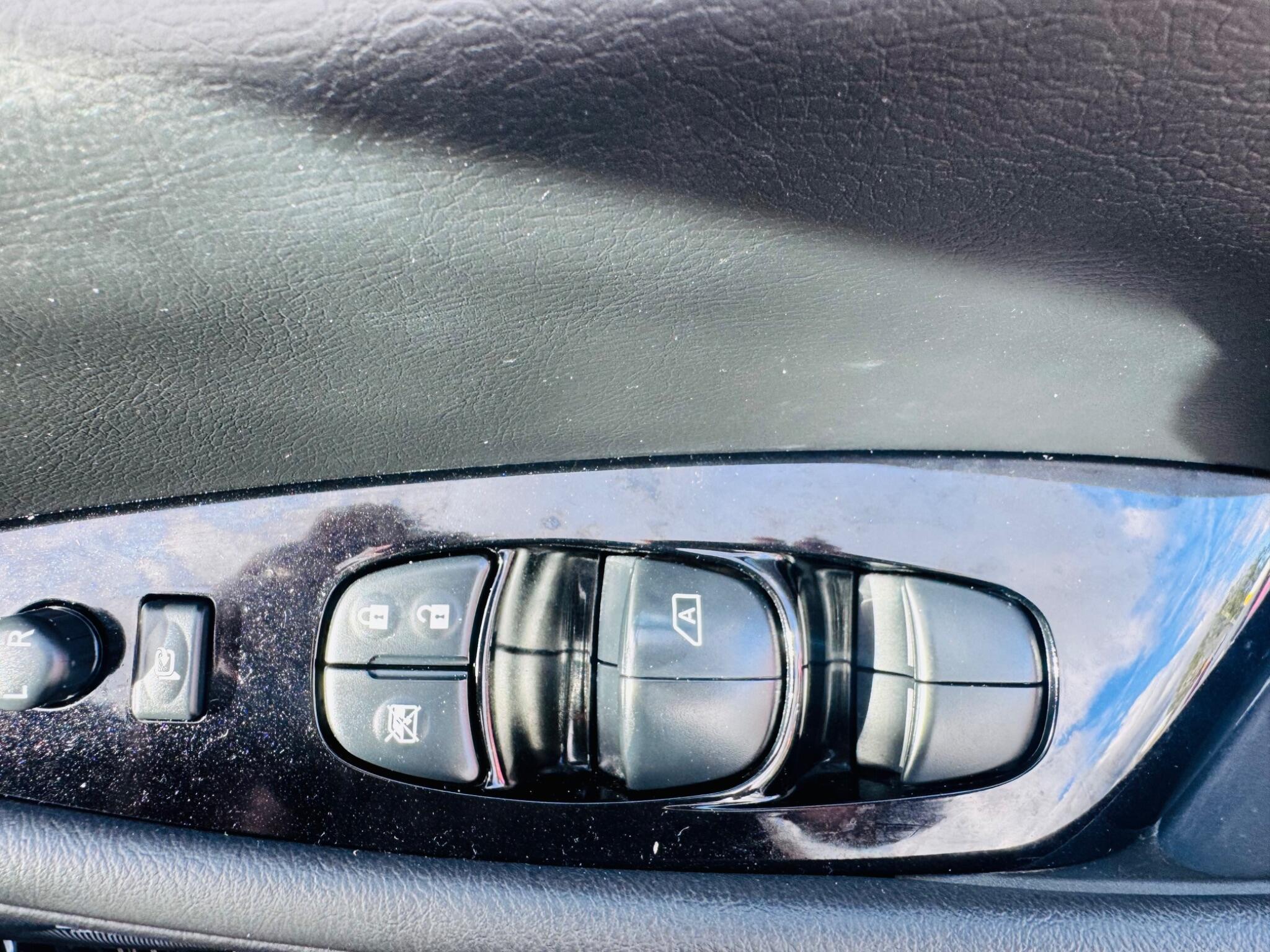 Nissan Leaf view 7