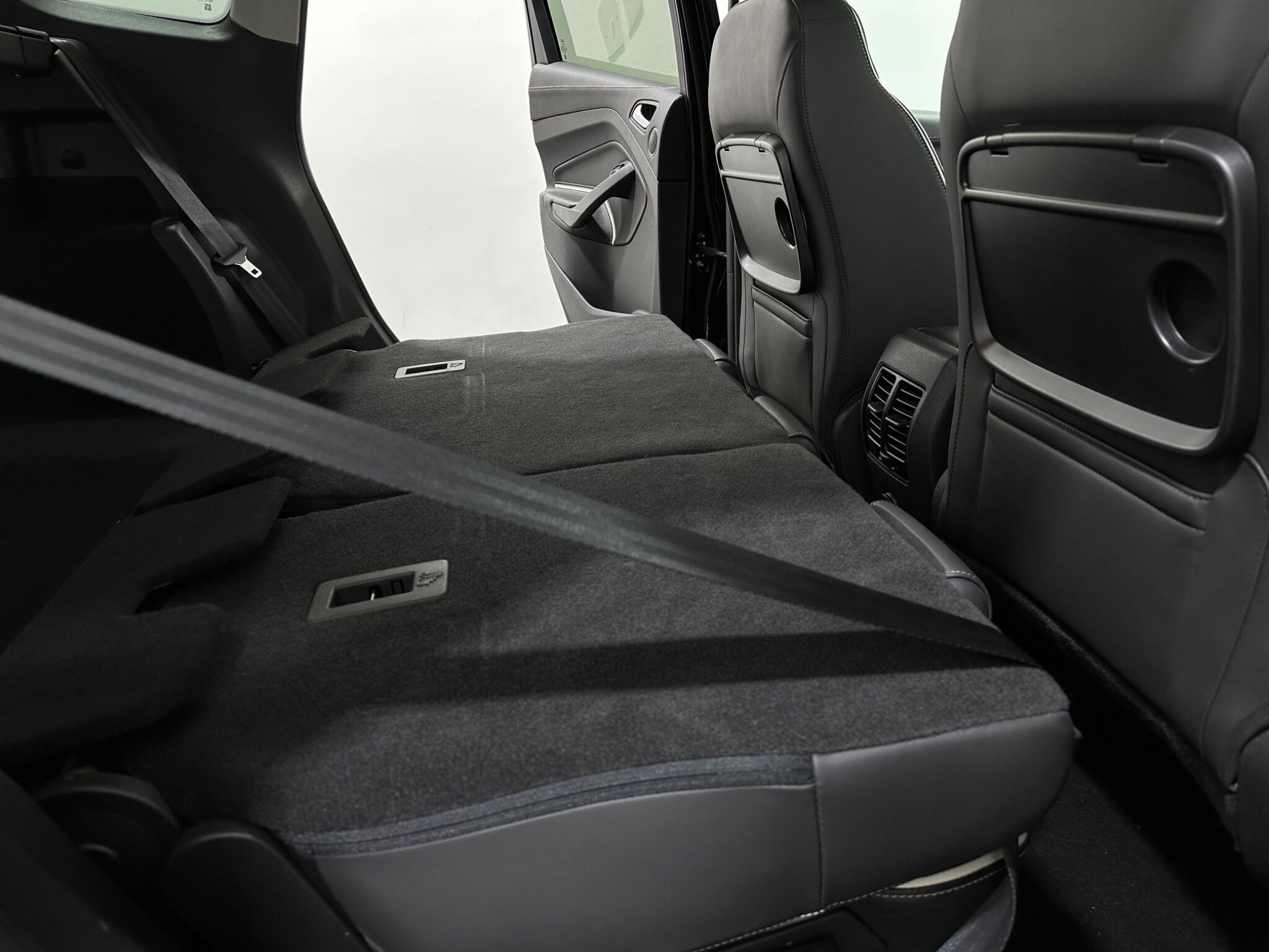 Ford Kuga view 45