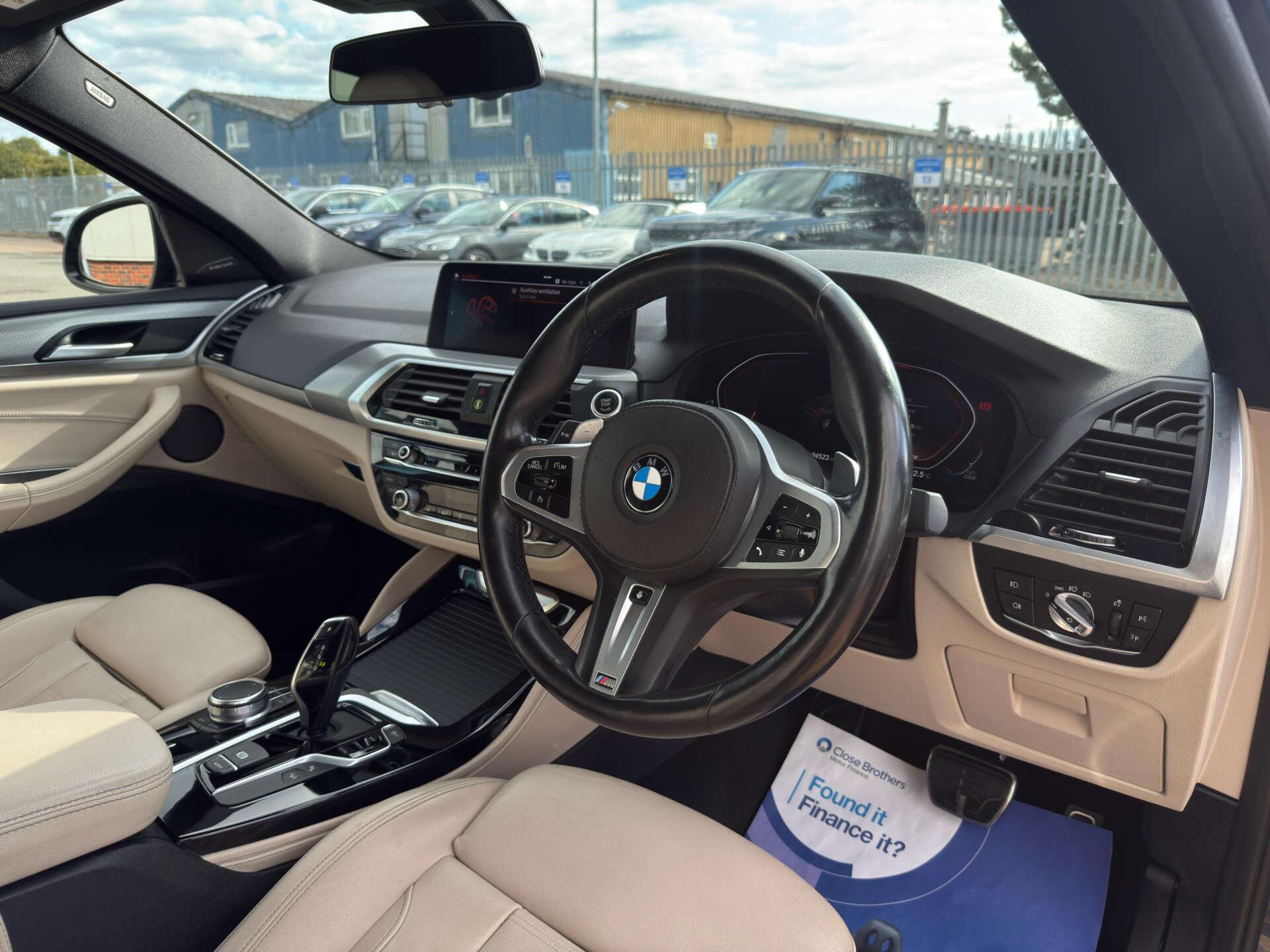 BMW X4 view 14