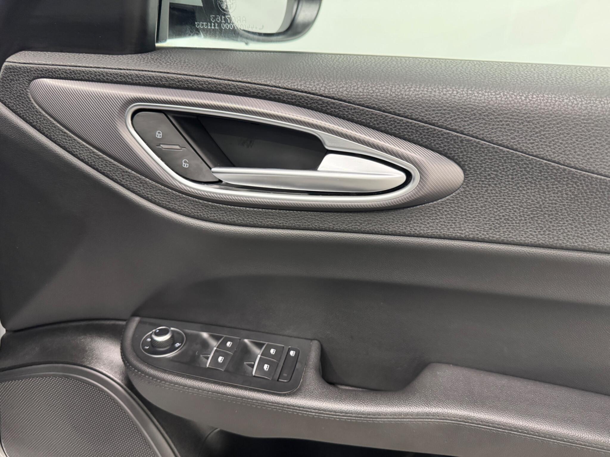 Alfa Romeo Giulia view 13