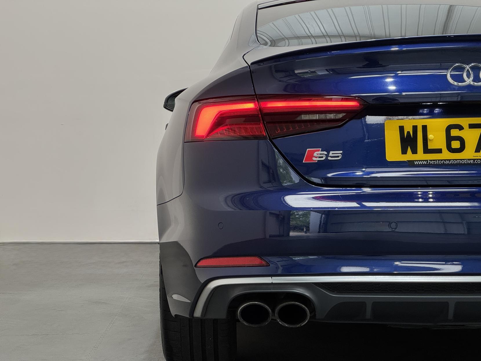 Audi S5 view 10