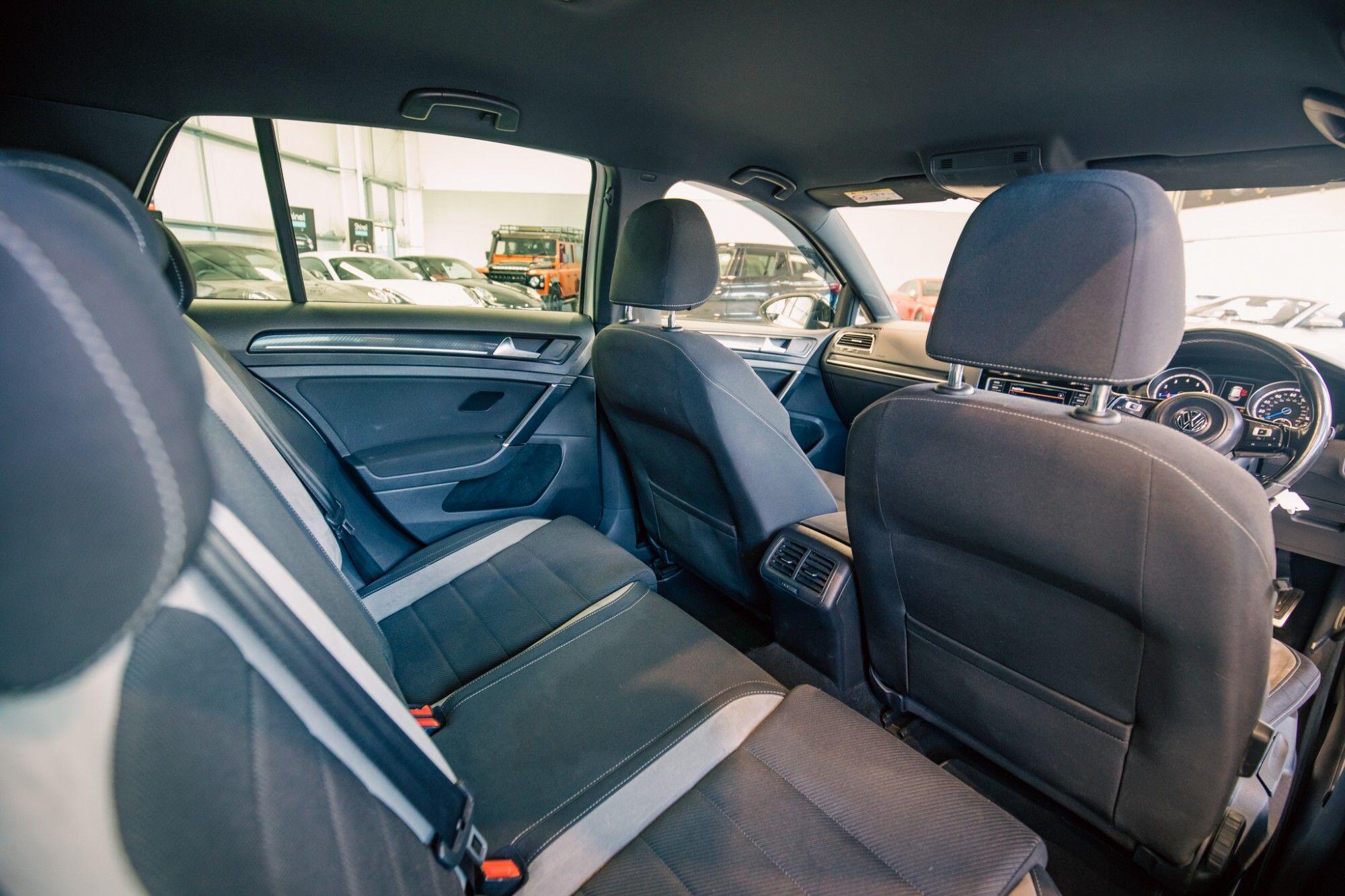 Volkswagen Golf view 8