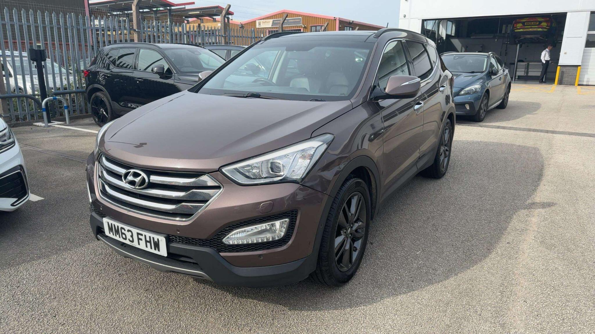 Hyundai Santa FE view 4