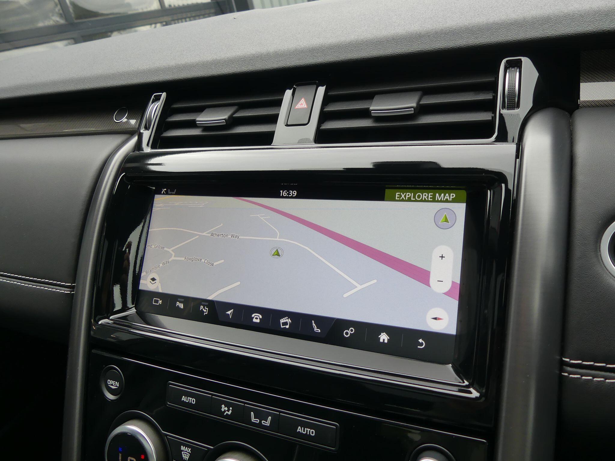 Land Rover Discovery view 22