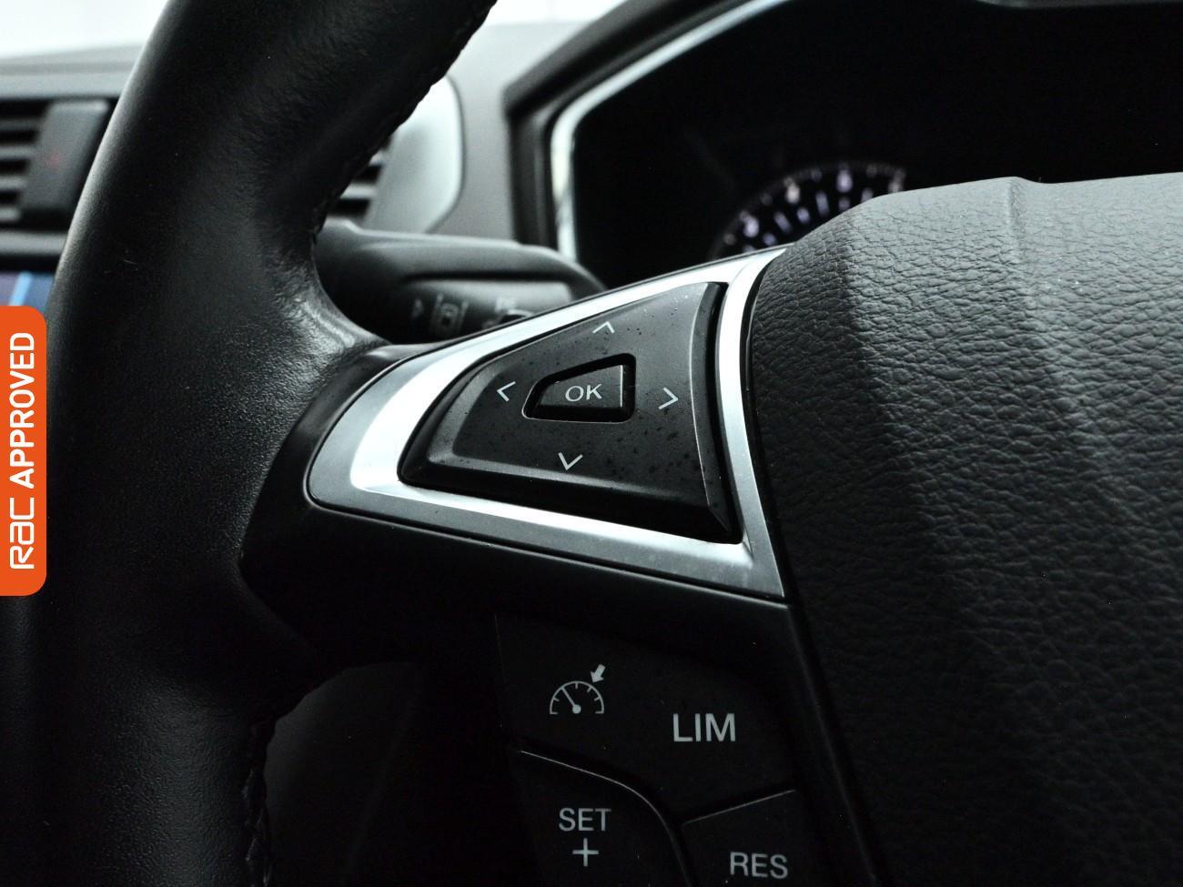 Ford Mondeo view 25