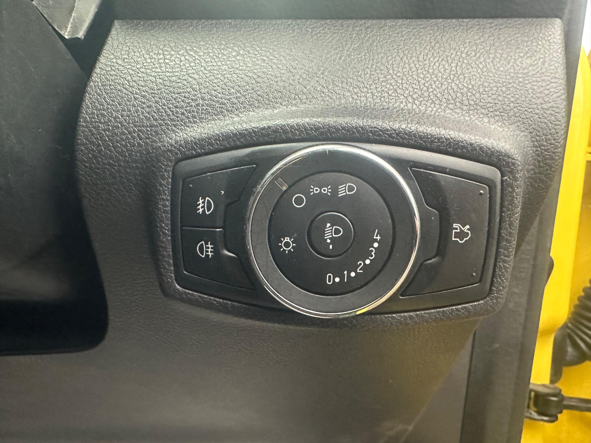 2017 Ford Ka+ 1.2 Ti-VCT Zetec Euro 6 5dr • 21,433 miles image 27