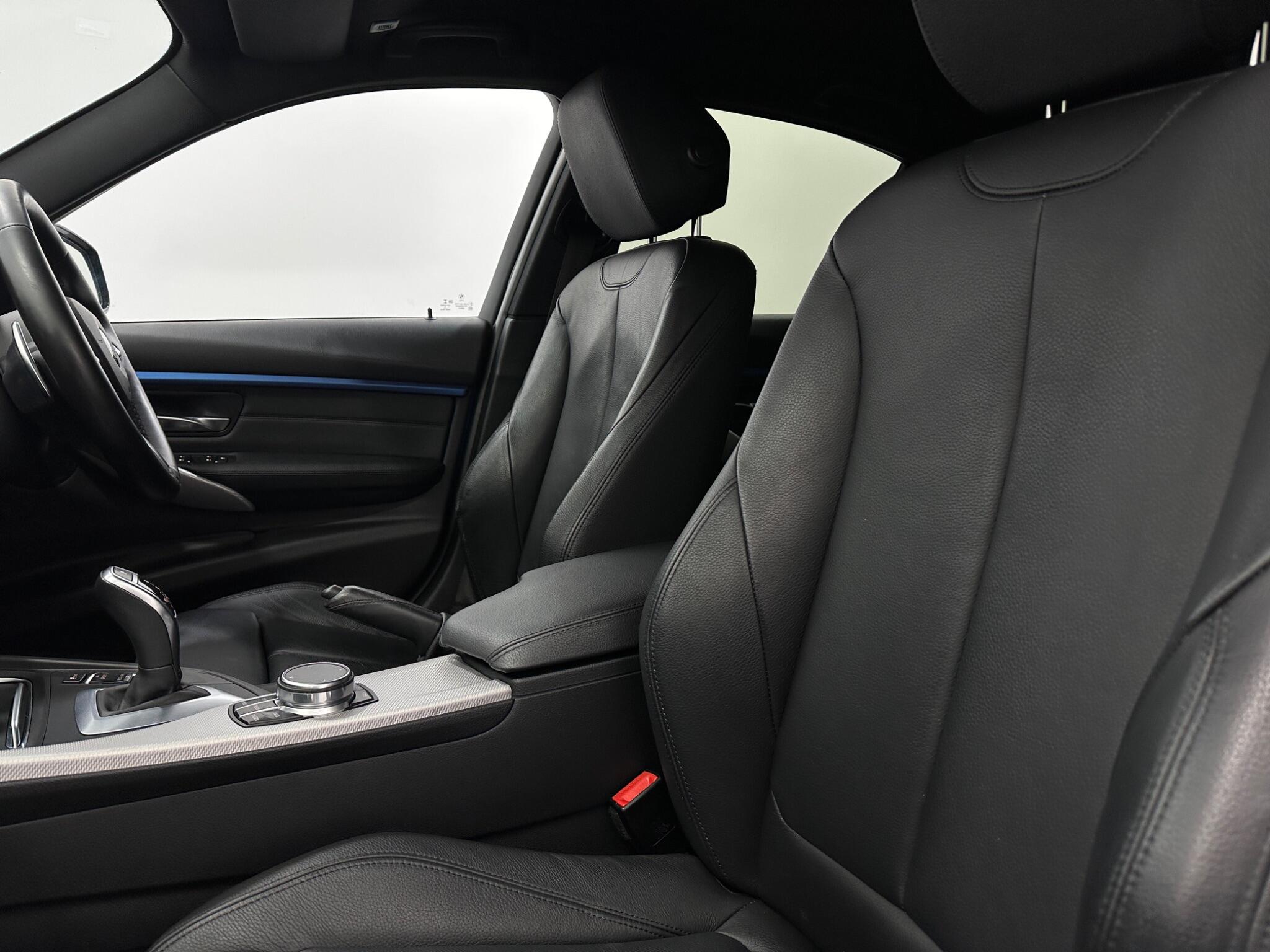 BMW 3 Series view 34