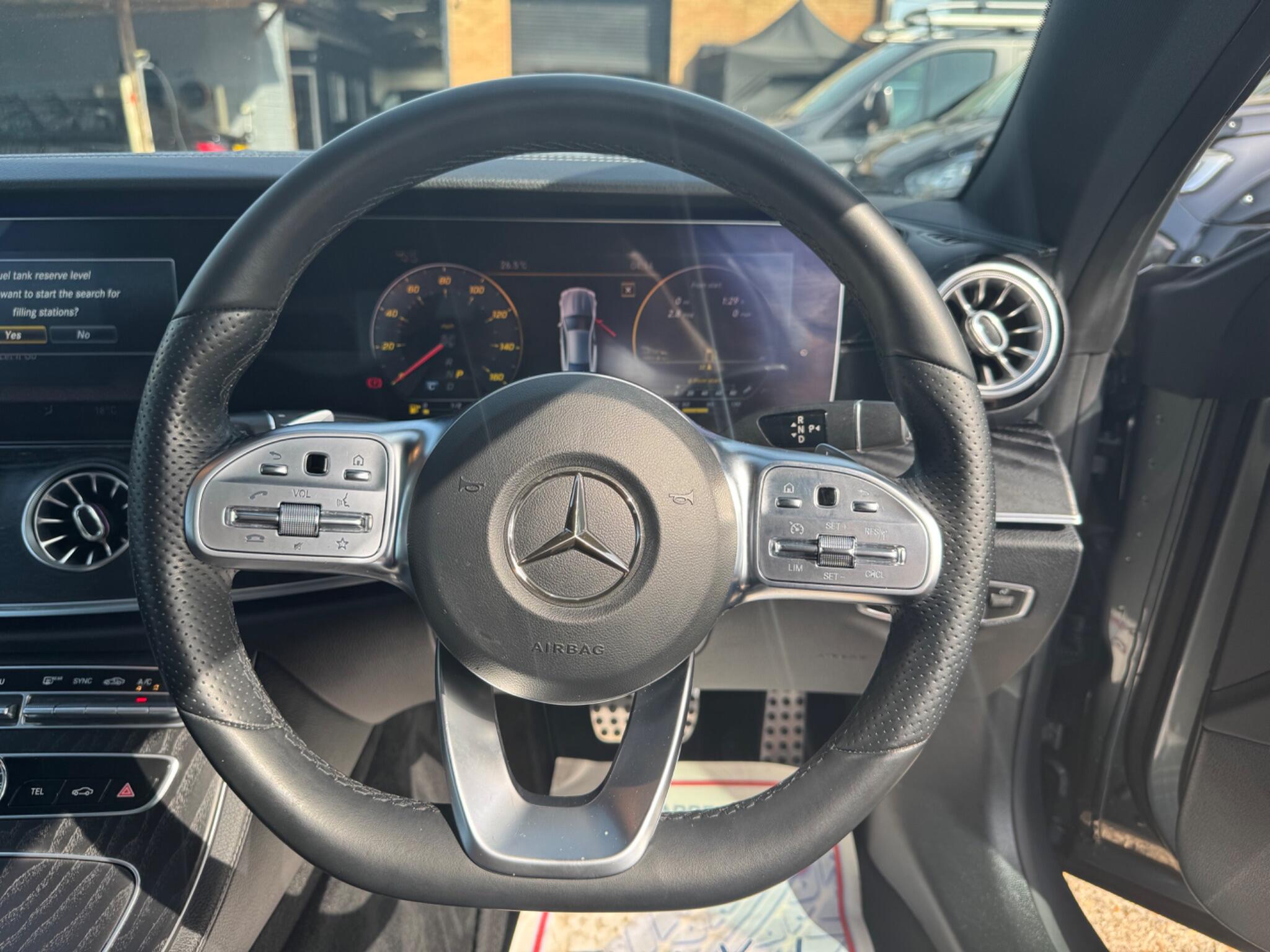 Mercedes-Benz E Class view 27
