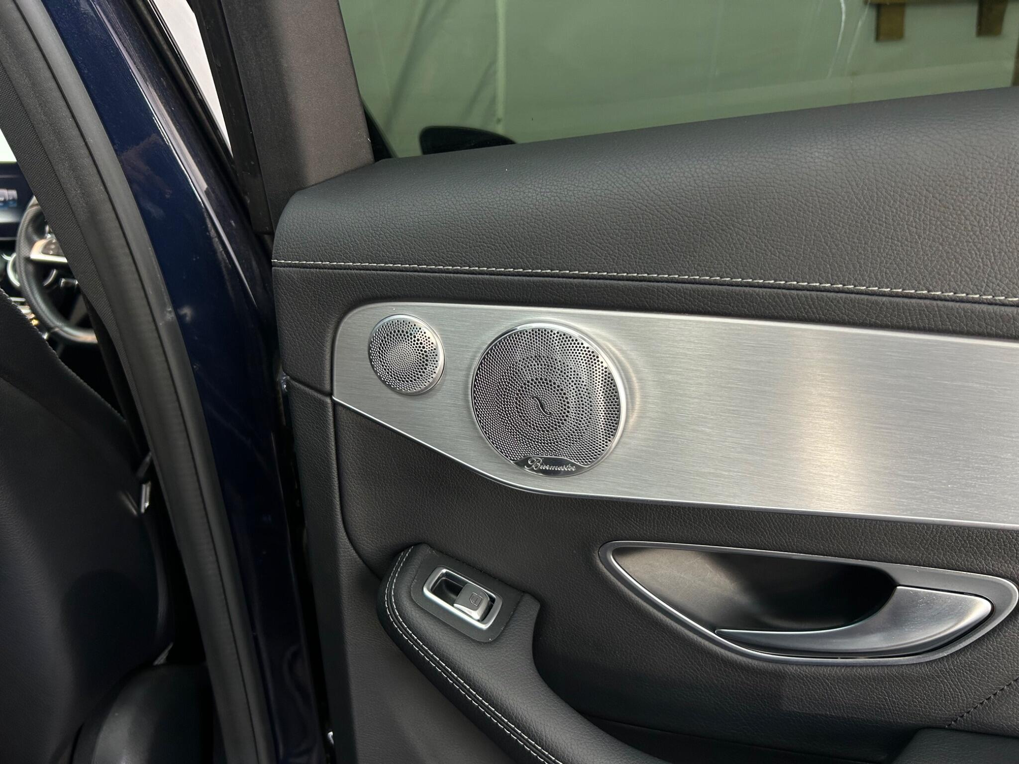 Mercedes-Benz C Class view 35