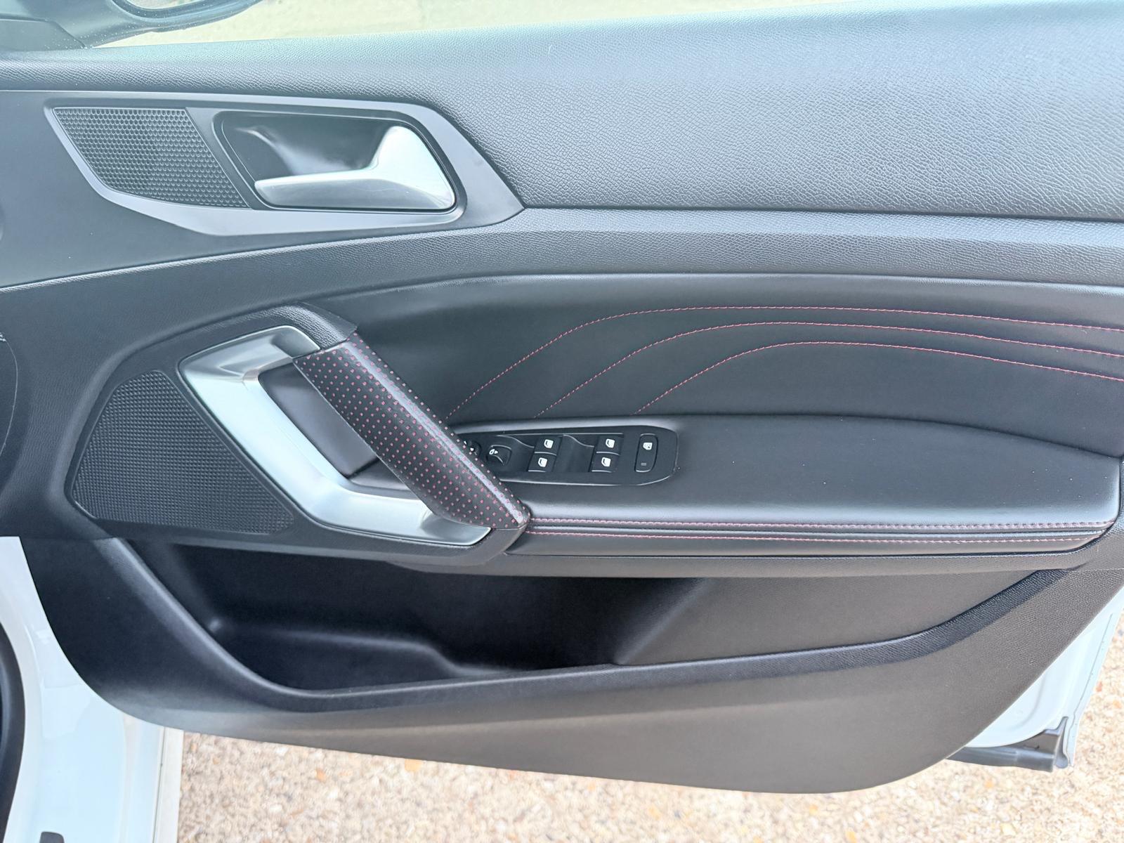 Peugeot 308 view 15