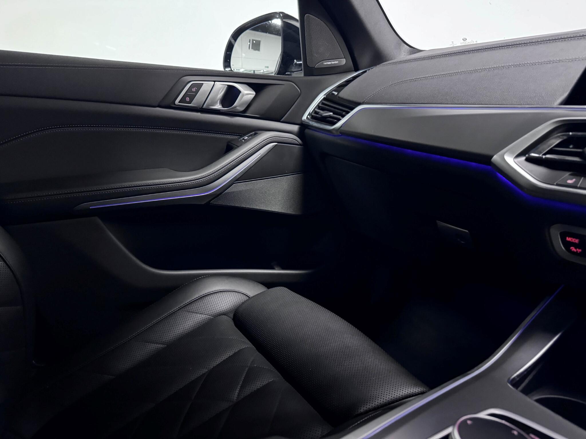 BMW X5 view 40