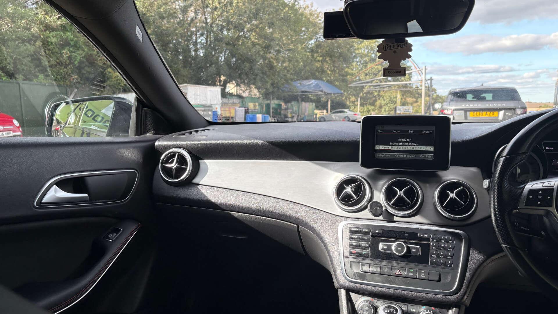 Mercedes-Benz Cla view 30