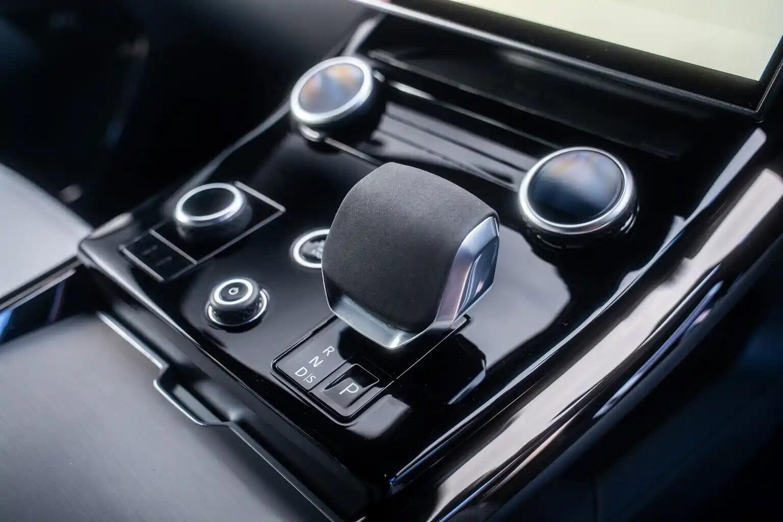 Land Rover Range Rover Sport view 23