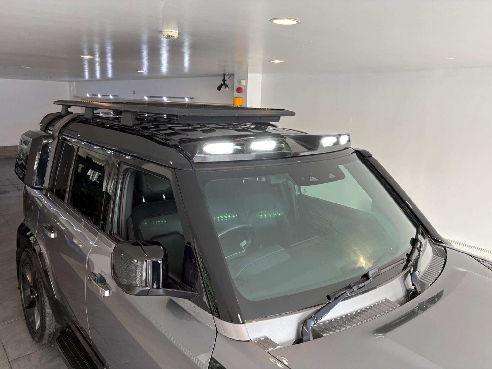 Land Rover Defender view 29