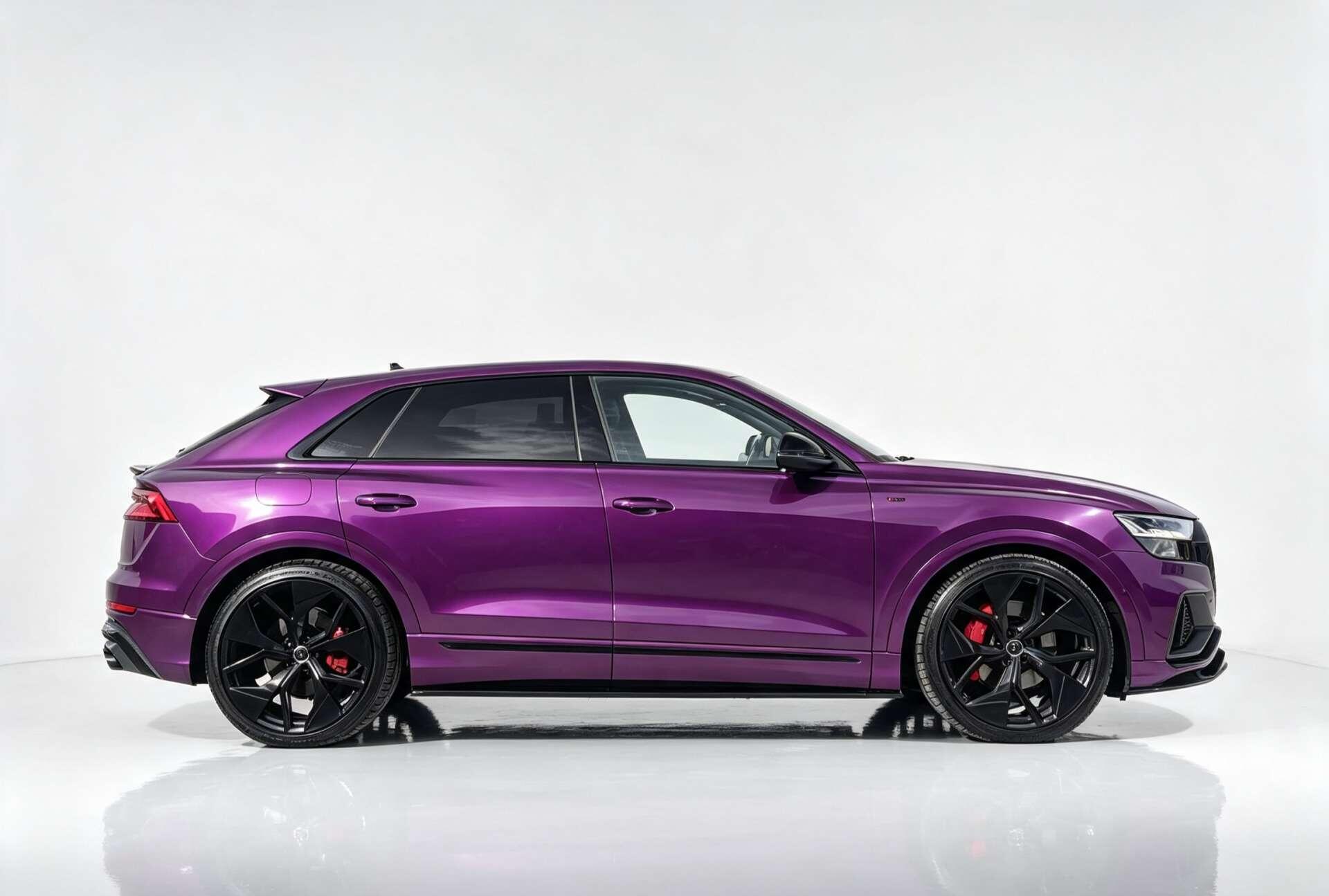 Audi Q8 view 18