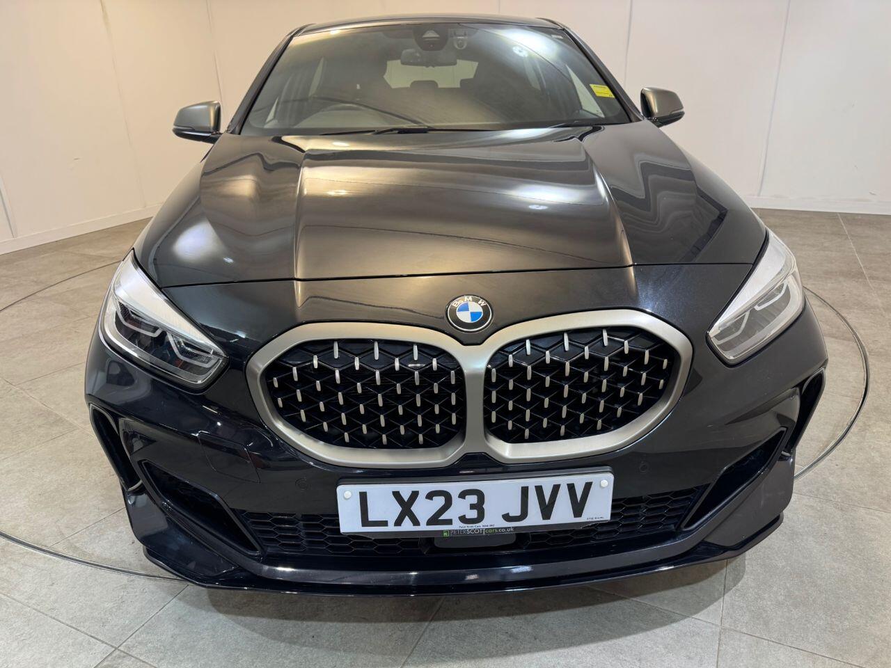 BMW 1 Series view 14