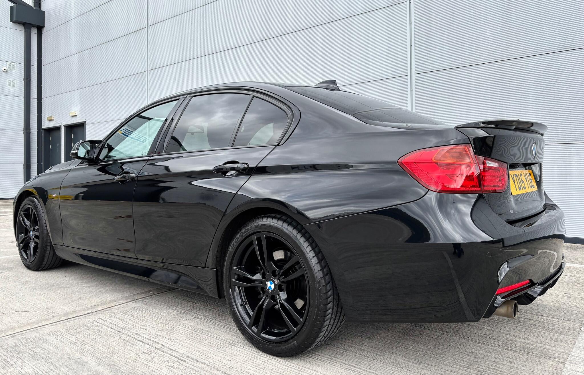 BMW 3 Series view 13
