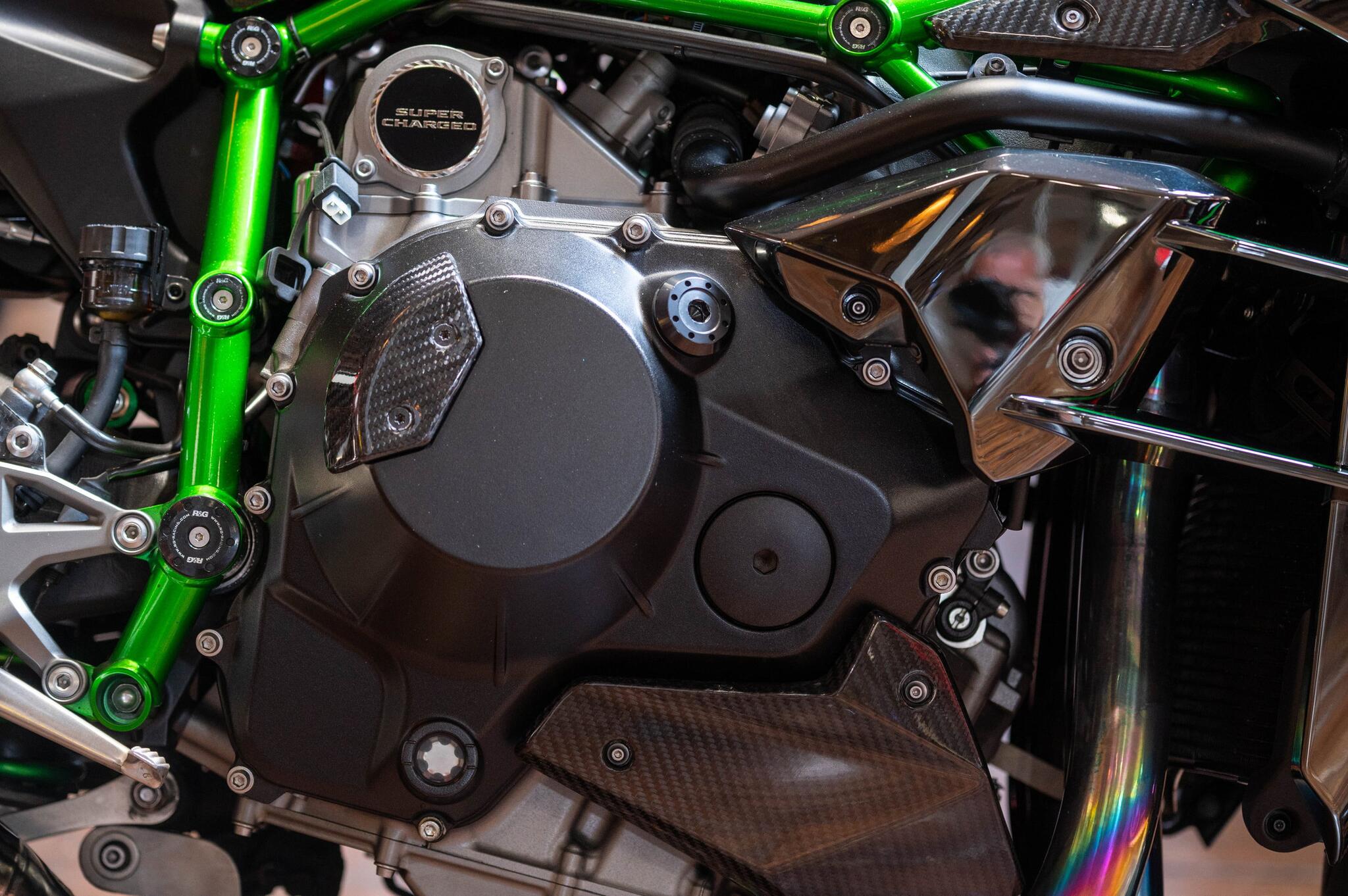 Kawasaki Ninja H2 view 8