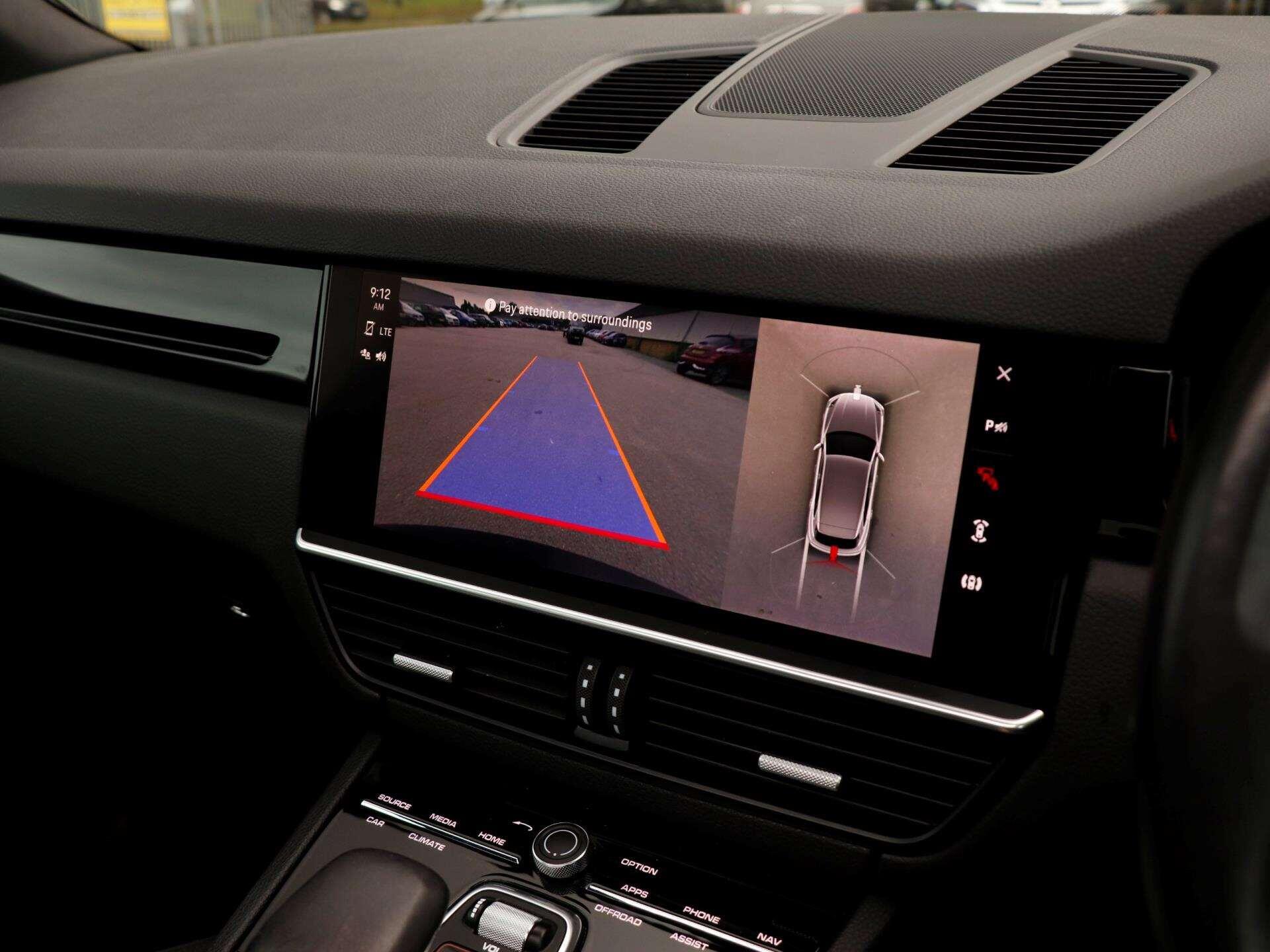 Porsche Cayenne view 15