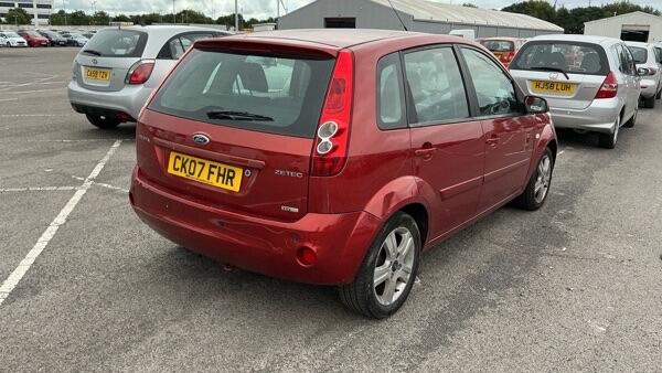 Ford Fiesta view 5
