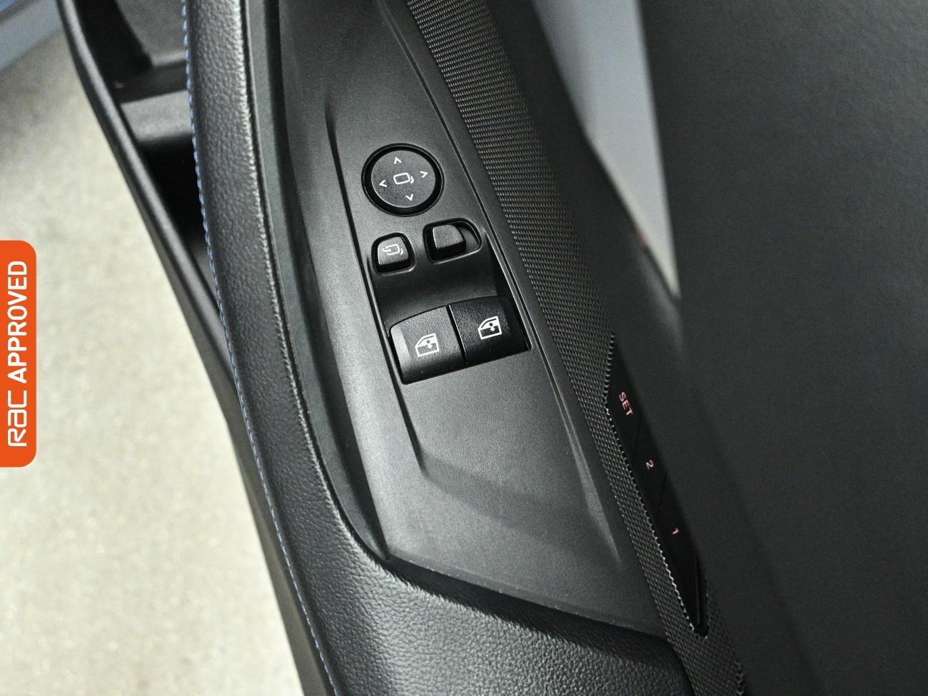 BMW 4 Series view 24