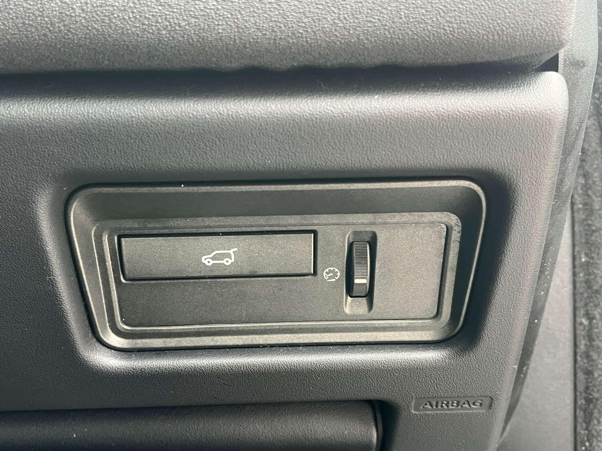 Land Rover Range Rover Evoque view 41