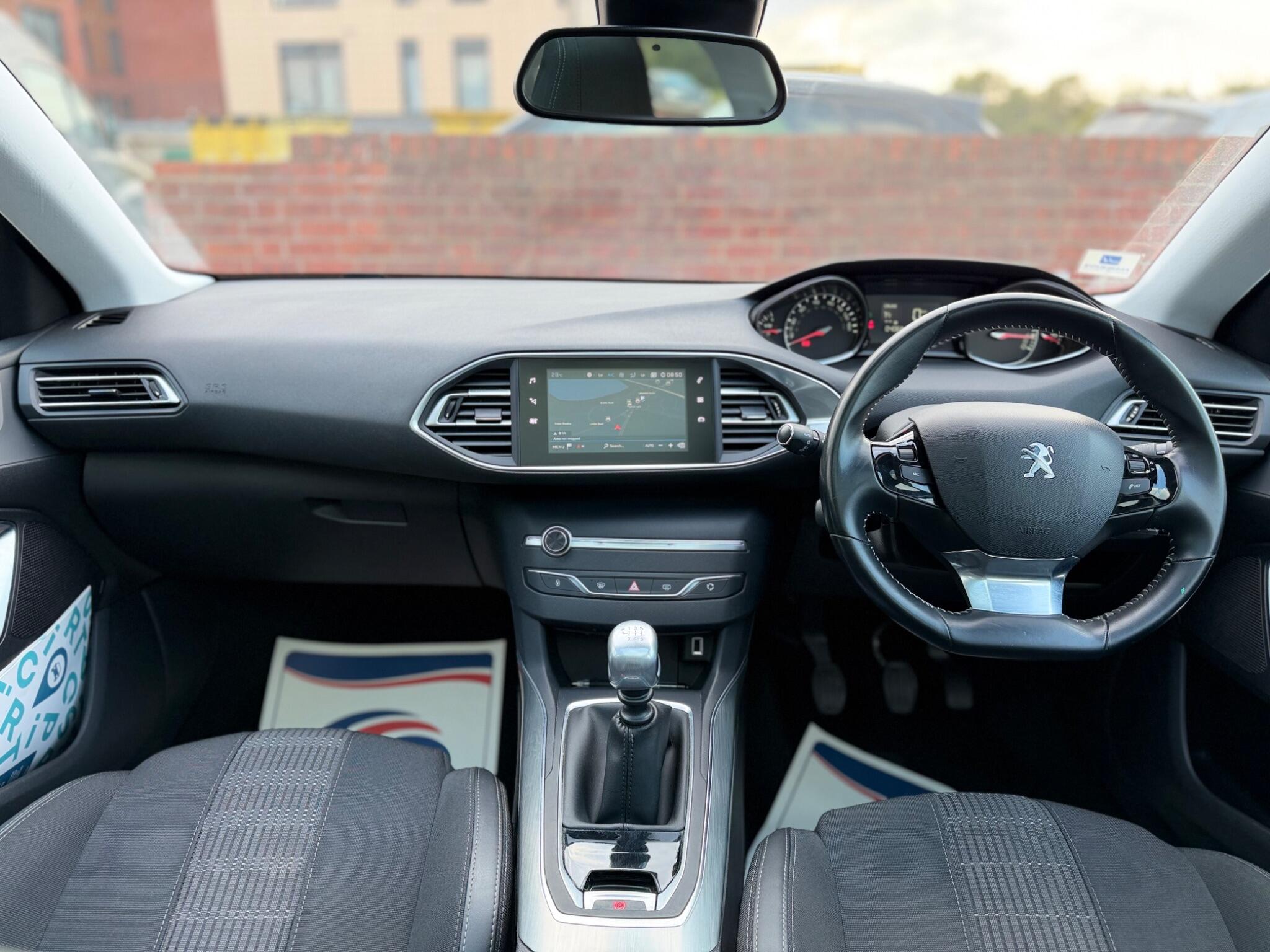 Peugeot 308 view 18
