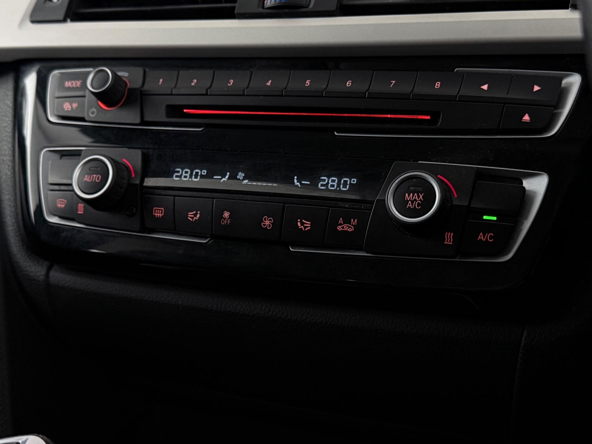 BMW 3 Series view 23