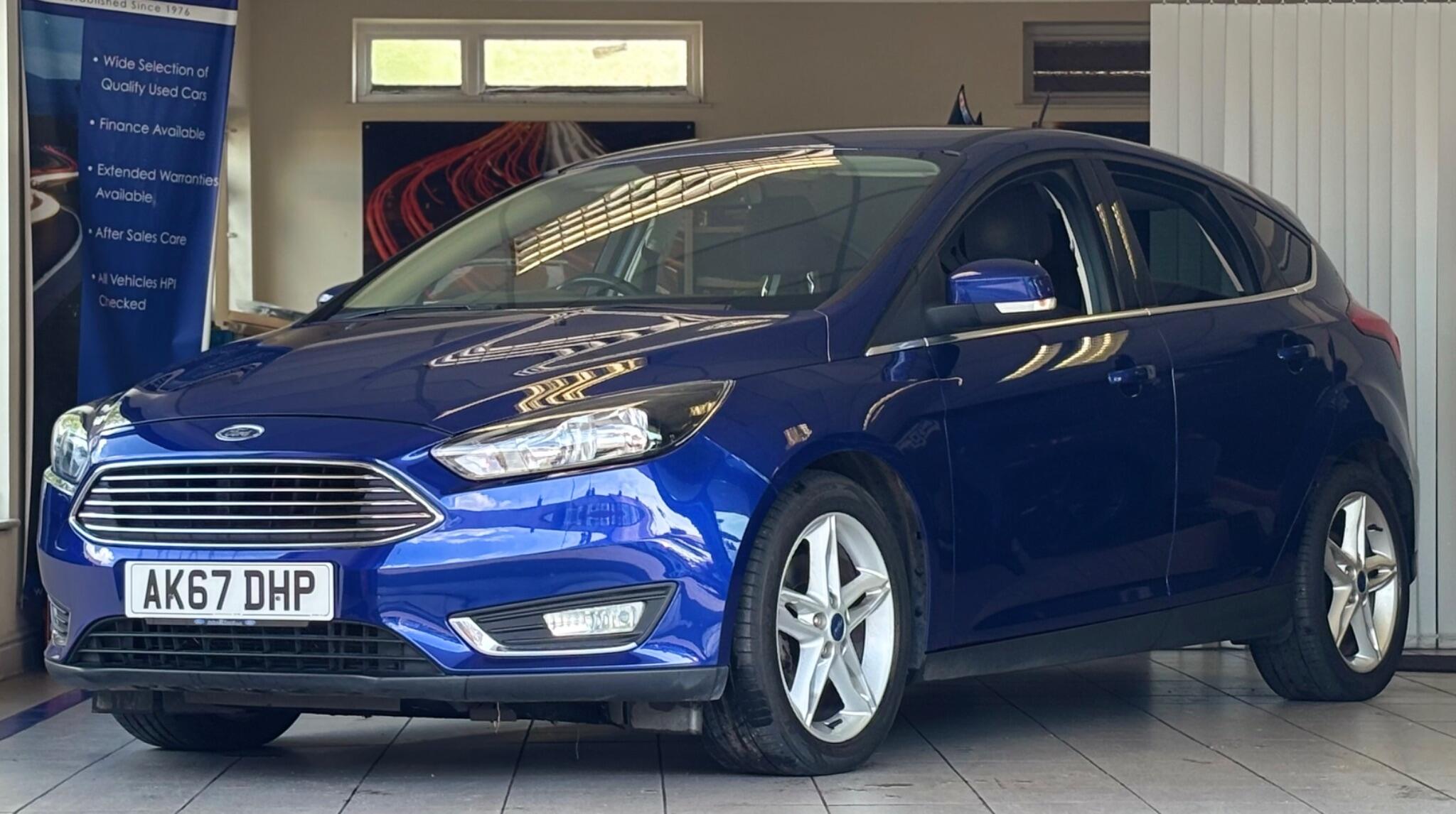 Ford Focus view 3