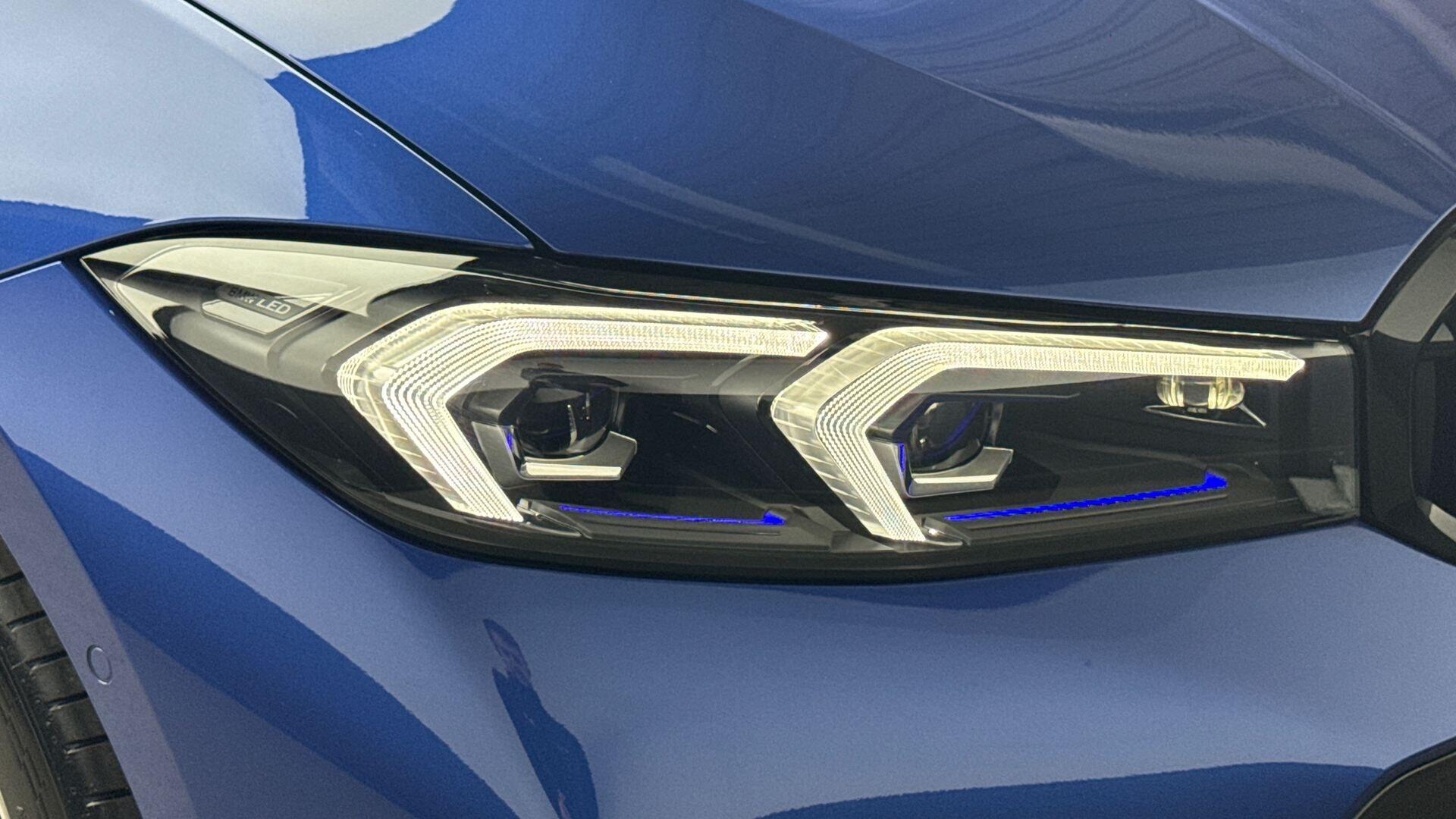 BMW 3 Series view 22