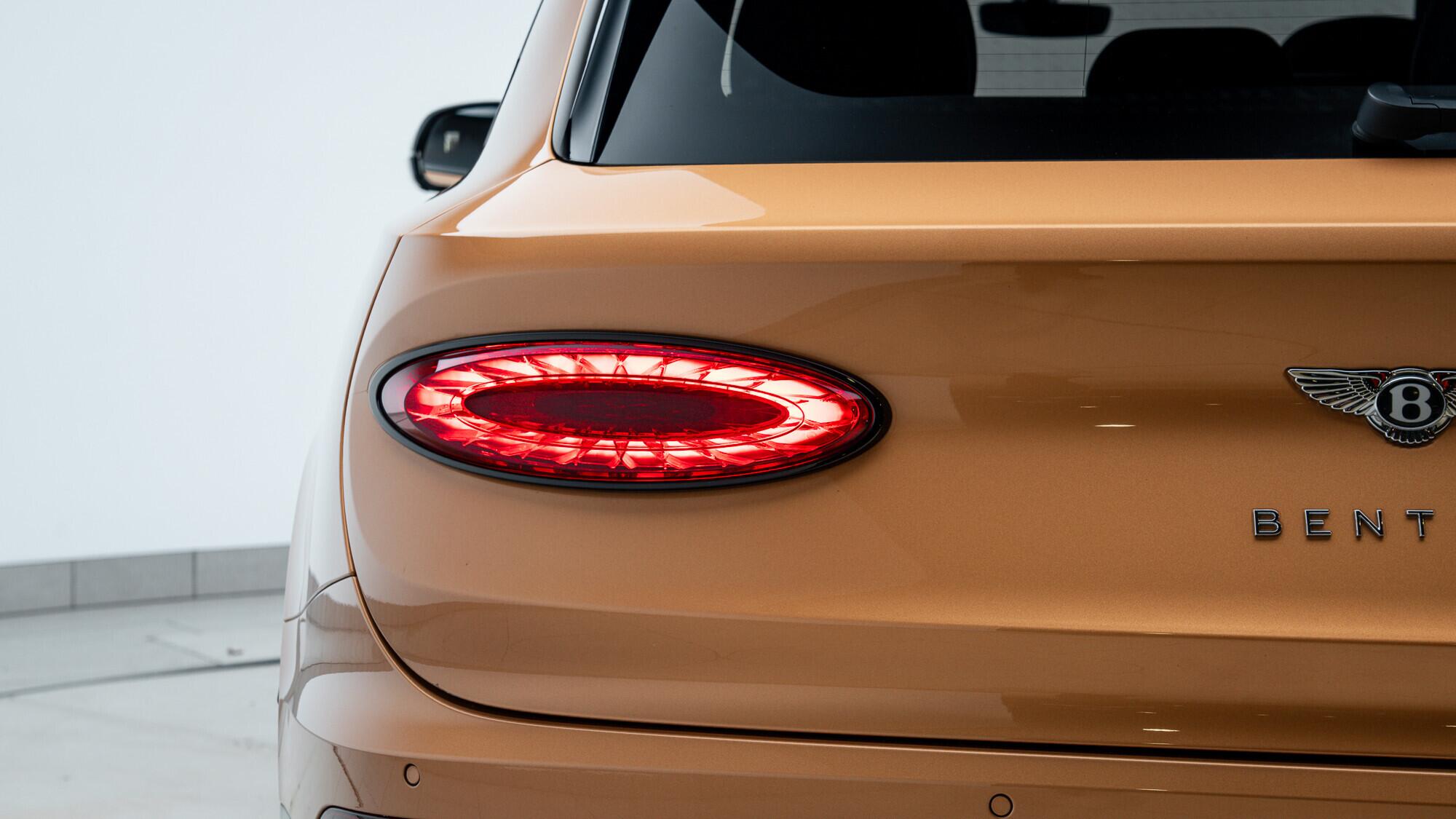 Bentley Bentayga view 19