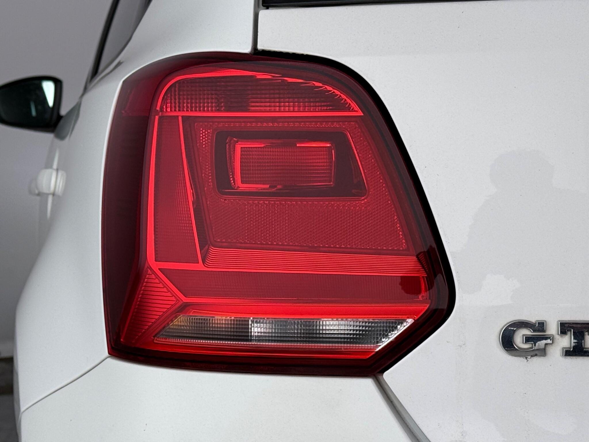 Volkswagen Polo view 5