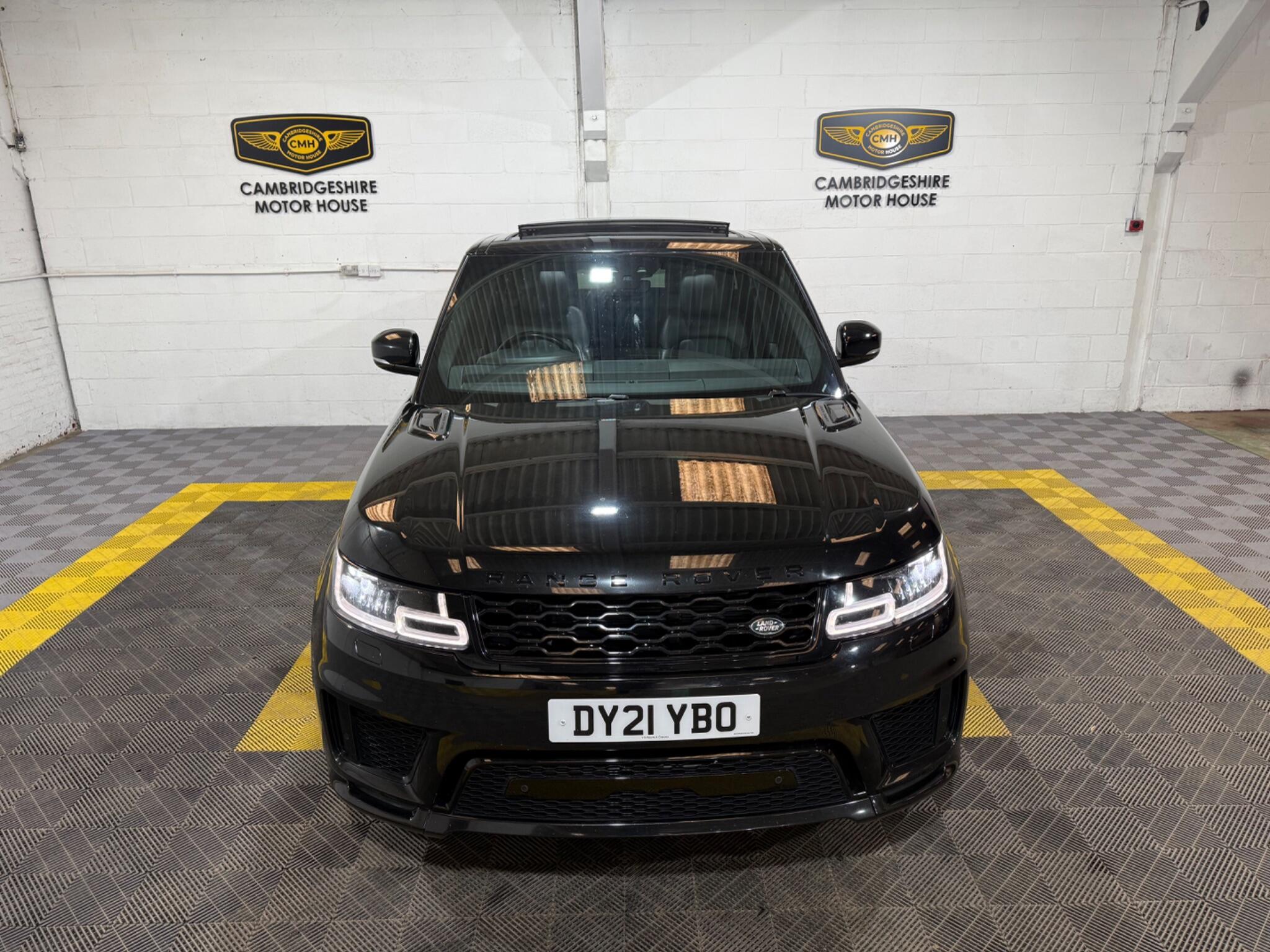 Land Rover Range Rover Sport view 2