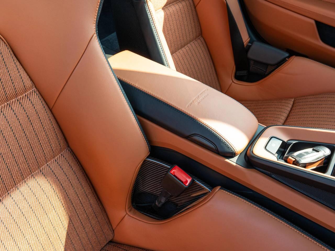 Porsche 911 view 34