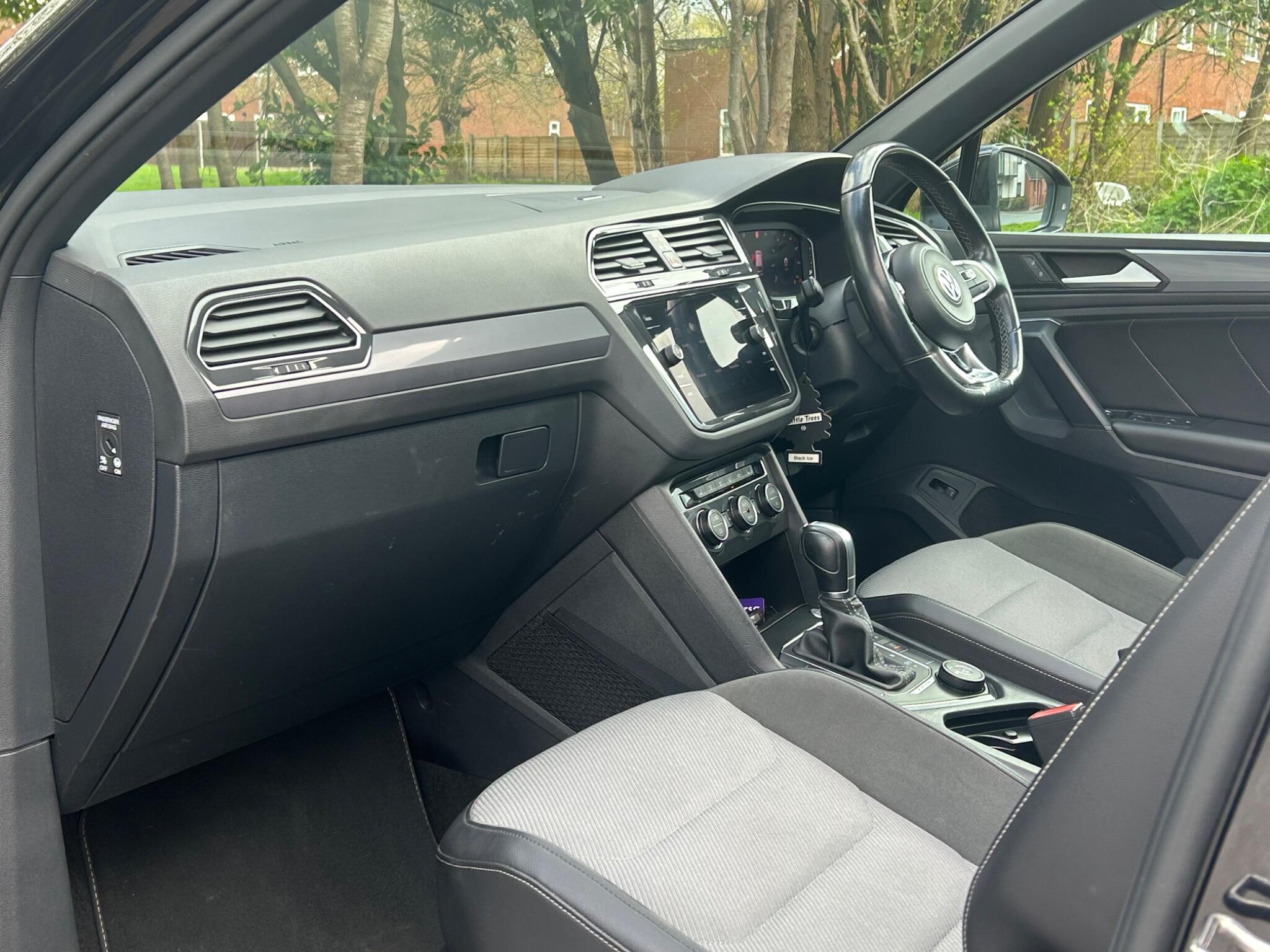 Volkswagen Tiguan view 17