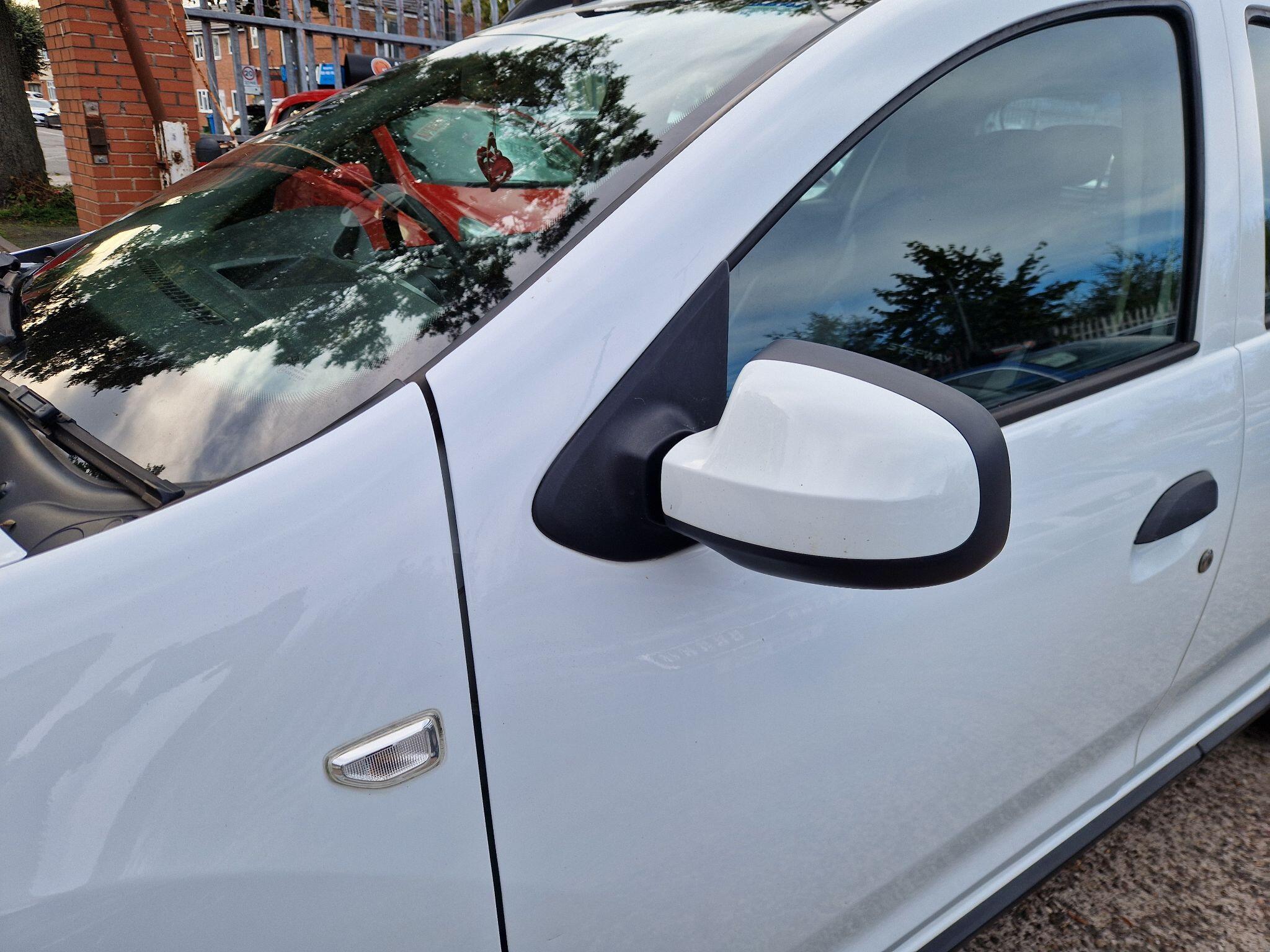 Dacia Sandero view 13